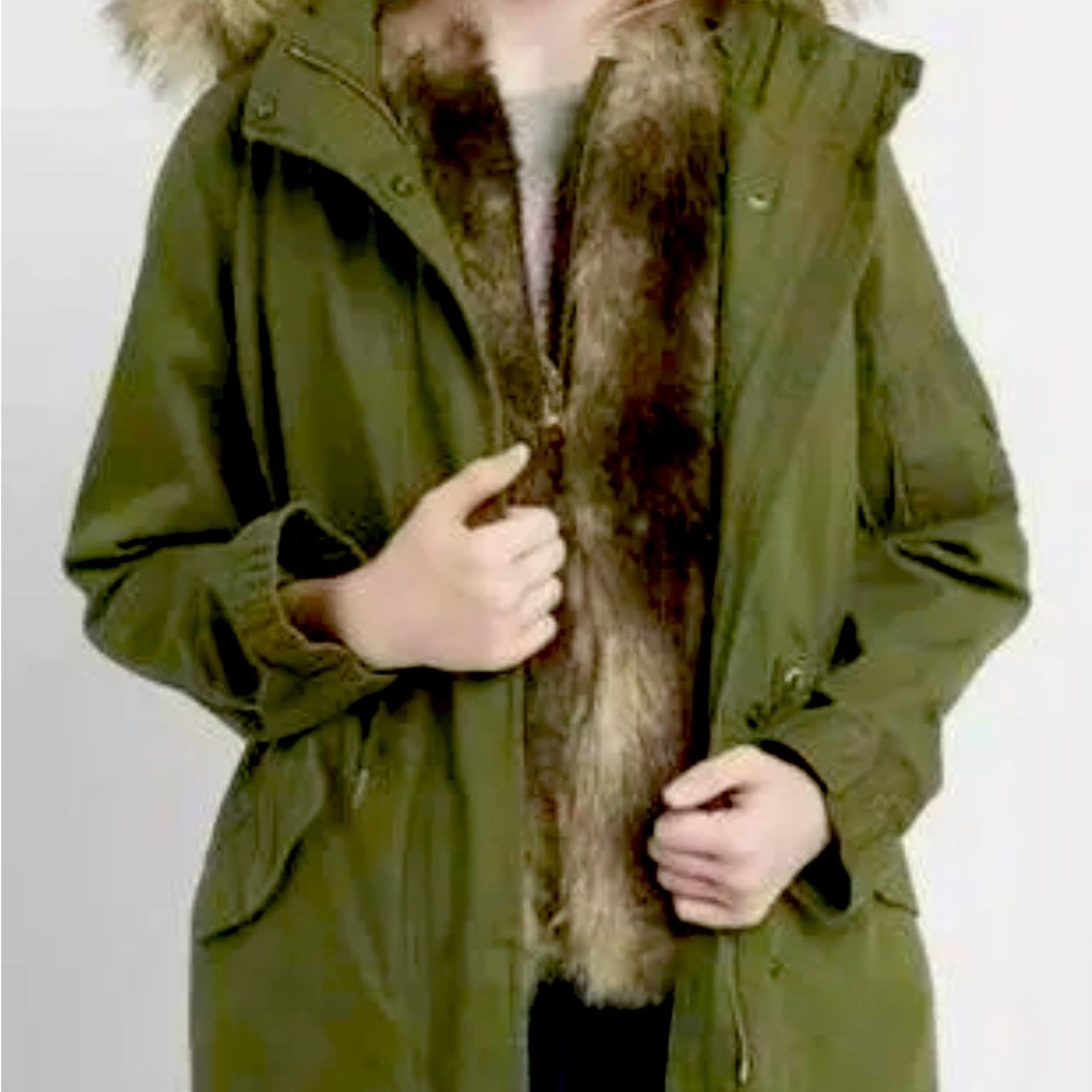 Gap kids Faux Fur Hood jacket 5T